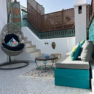 Amazing Amazigh Avec Jacuzzi Petit Dejeuner Compris Avec Aussi Familiales Pres De La Place Jemaa El Fna Marrakesh